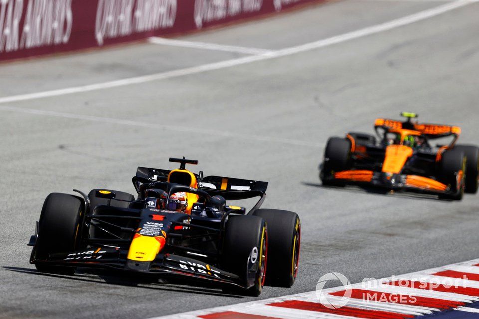 Max Verstappen, Red Bull Racing RB20, Lando Norris, McLaren MCL38