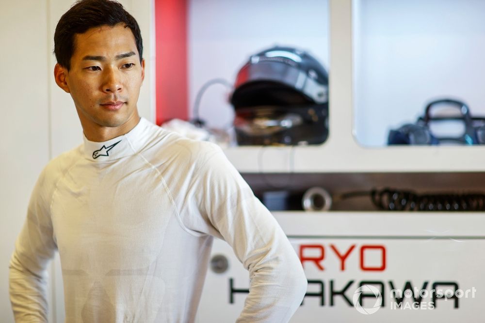Ryo Hirakawa durante las pruebas de postemporada con Haas en Abu Dhabi.