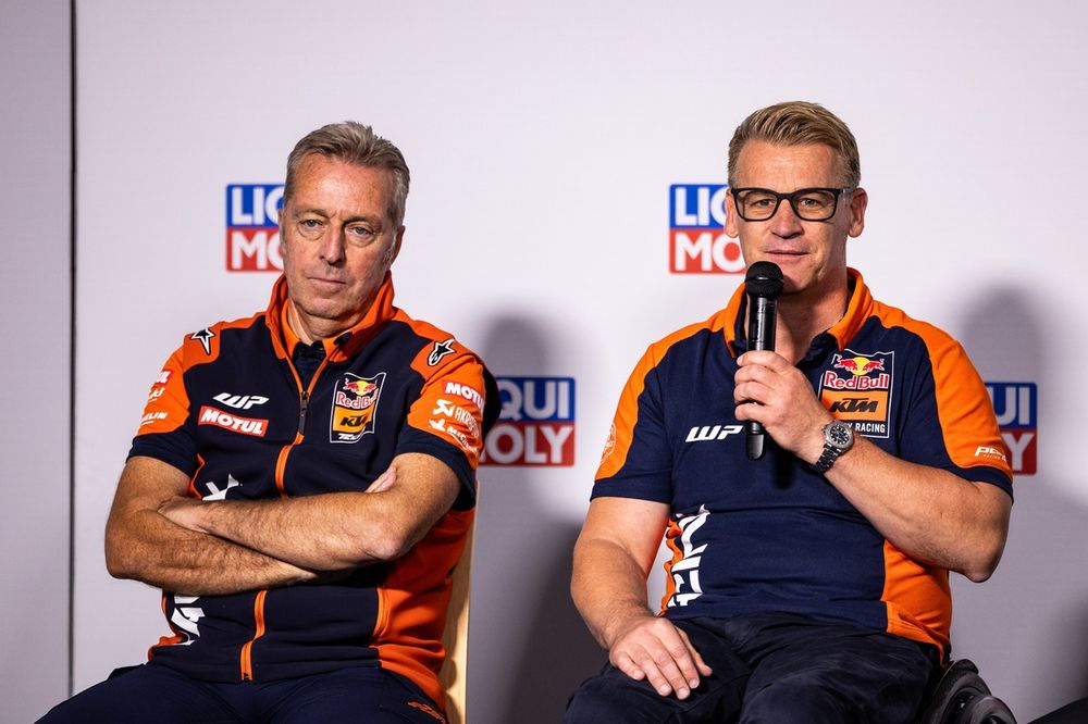 Herve Poncharal, propriétaire de Red Bull KTM Tech 3, Pit Beirer, directeur de KTM Motorsport