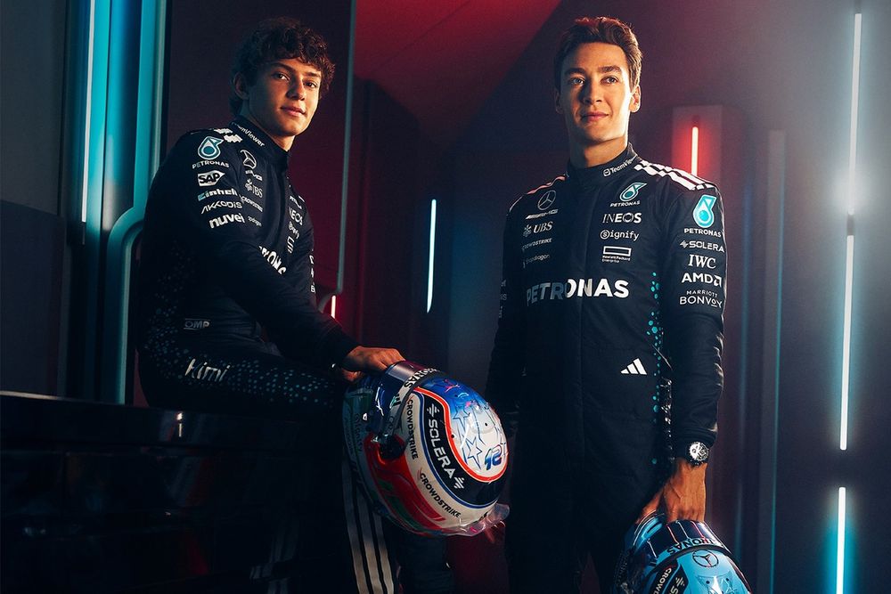 Andrea Kimi Antonelli e George Russell, piloti Mercedes 2026 confermati