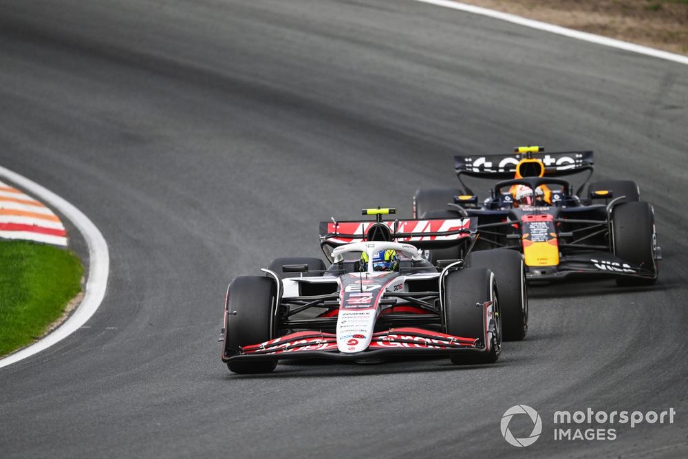 Oliver Bearman, Haas F1 Team, Yuki Tsunoda, Red Bull Racing Team