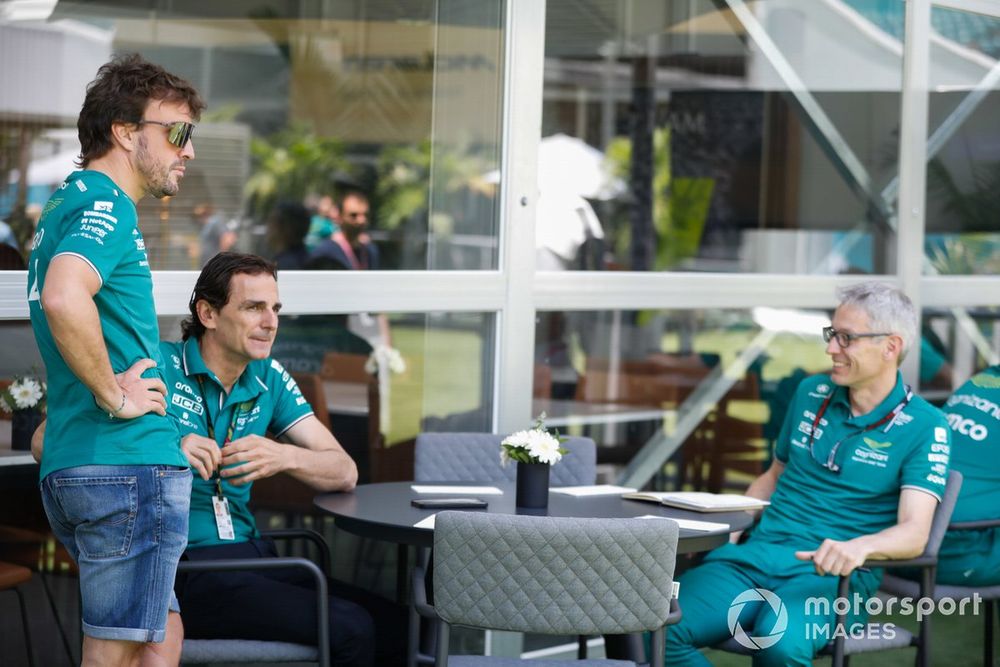 Fernando Alonso avec Pedro de la Rosa et Mike Krack.