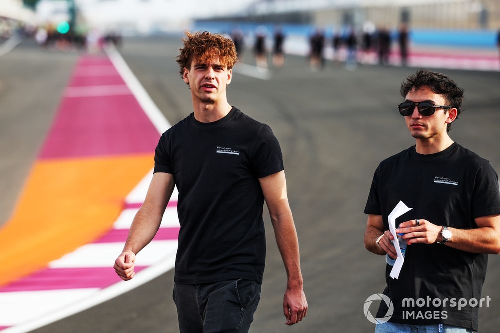 Nicolas Varrone junto a Nicolás Pino en el Mundial de Resistencia.