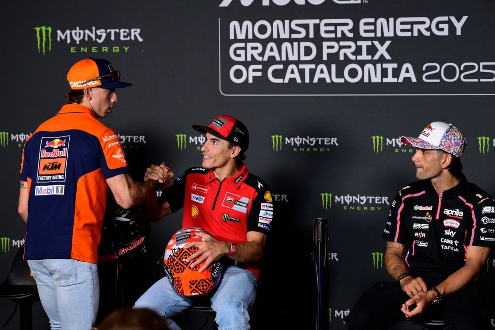 Pedro Acosta, Marc Marquez et Jorge Martin en conférence de presse, jeudi à Barcelone.