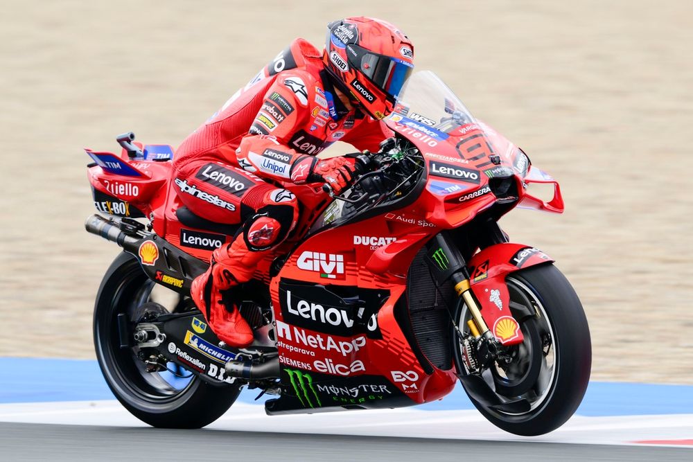 Los sábados son de los Márquez, que se lleva una nueva victoria en Assen