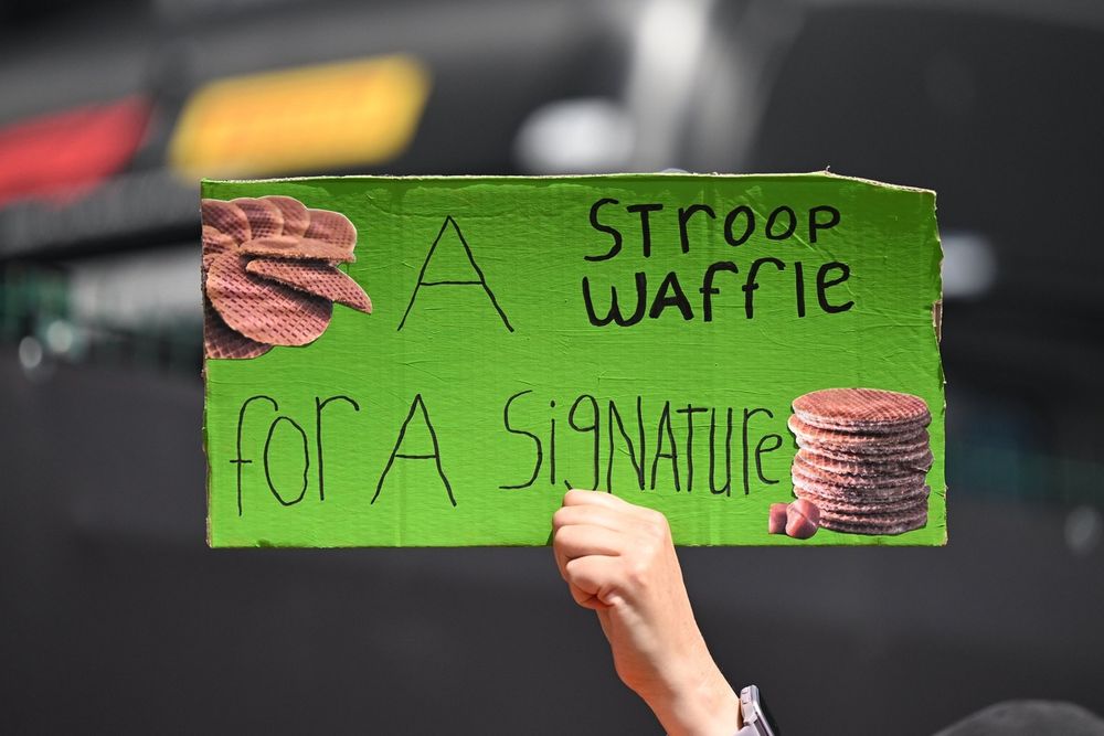 A fans sign