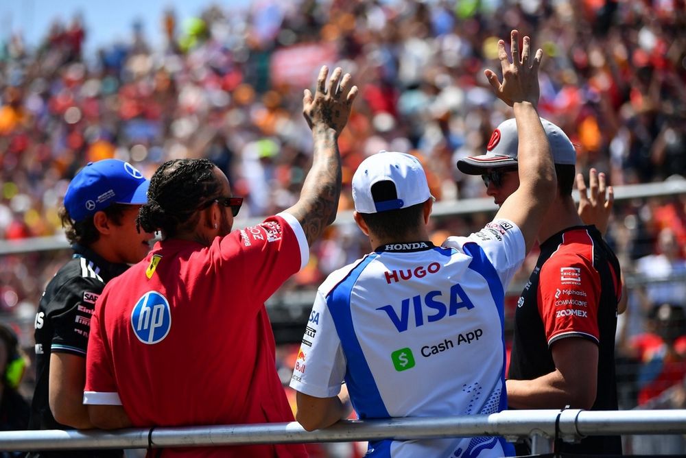 Lewis Hamilton, Ferrari, Isack Hadjar, Racing Bulls Team