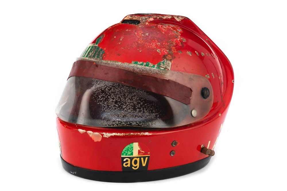 El casco quemado de Niki Lauda, Ferrari tras su accidente 