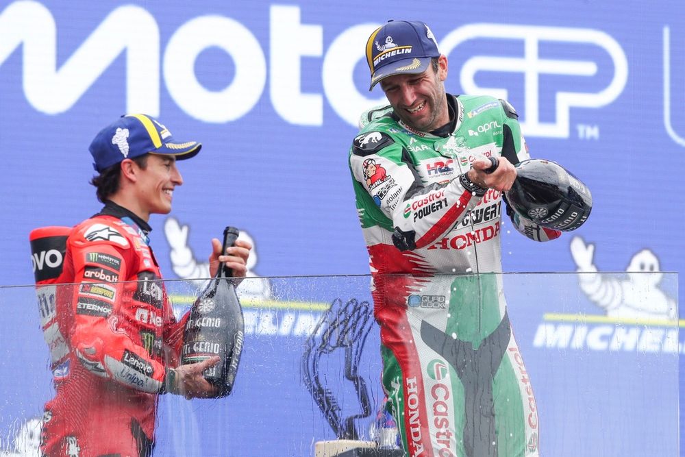 Marc Márquez et Johann Zarco sur le podium du GP de France.