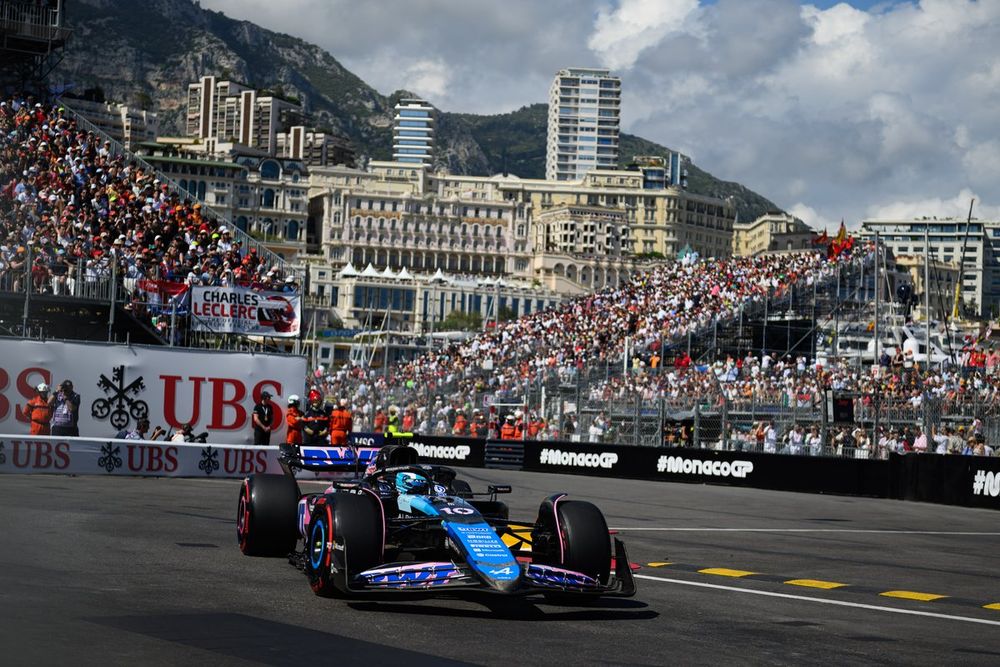 Gasly was notably more aggressive than the rest through the Swimming Pool's second apex