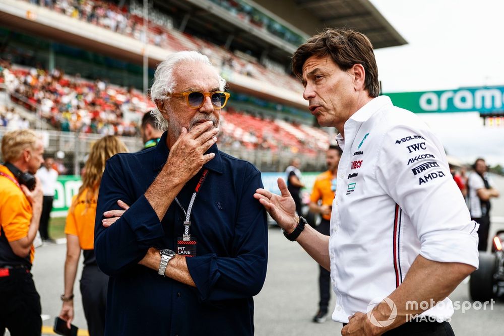 Toto Wolff, Mercedes-AMG F1 Team, Flavio Briatore, Alpine F1