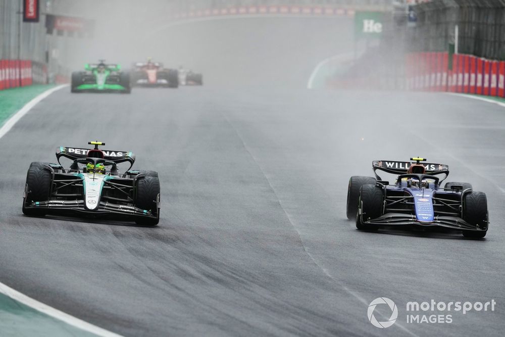 El momento en que Franco Colapinto adelantó a Lewis Hamilton en el GP de Brasil 2024.