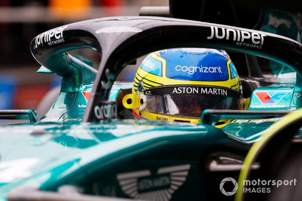 Fernando Alonso, Aston Martin AMR24, en boxes en Montreal.