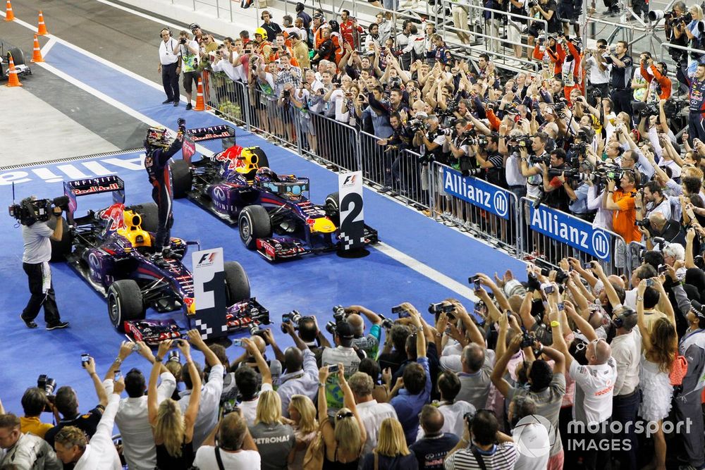 Sebastian Vettel, Red Bull Racing RB9 Renault, Mark Webber, Red Bull Racing RB9 Renault