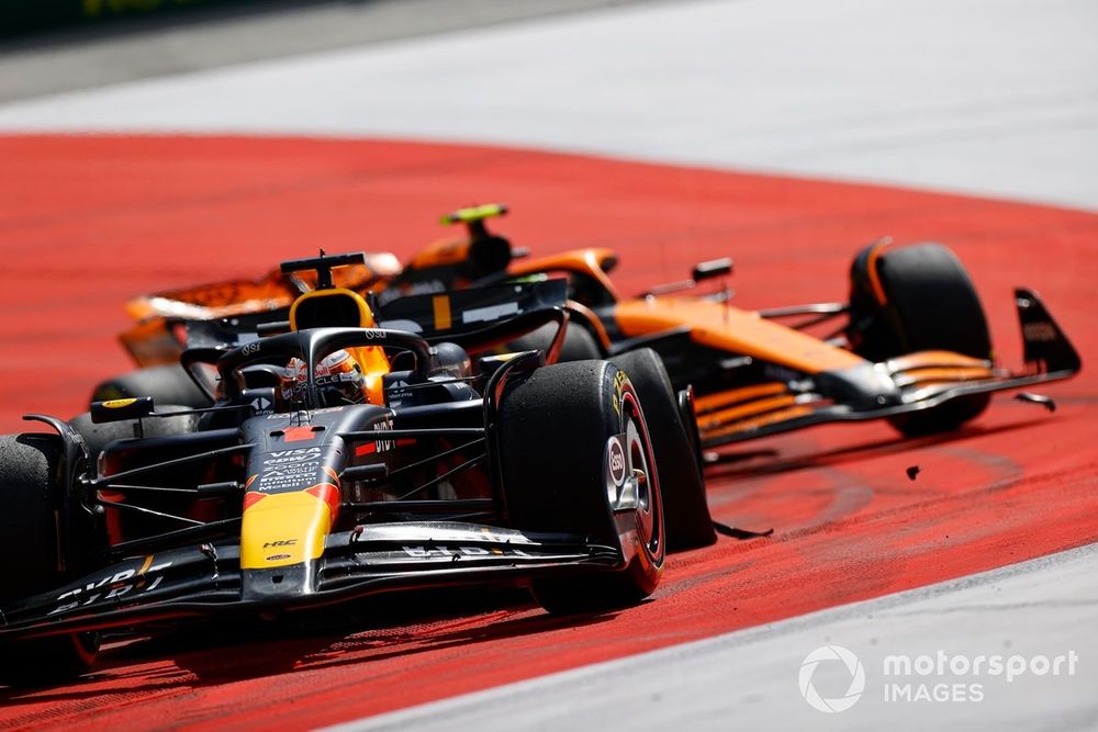 Max Verstappen, Red Bull Racing RB20, Lando Norris, McLaren MCL38, luchando por el liderato
