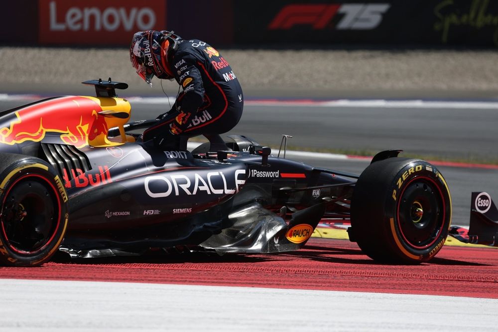 Max Verstappen werd in Oostenrijk al in de eerste ronde uitgeschakeld door Kimi Antonelli.