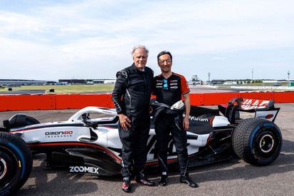 動画】ハースF1小松礼雄代表、2024マシンVF-24をドライブ