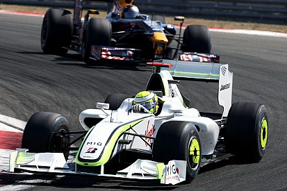2009 ブラウンGP J・バトン 直筆サイン入フォト 2009年、ブラウンGPでF1を戦ったジェンソン・バトン | autosport web