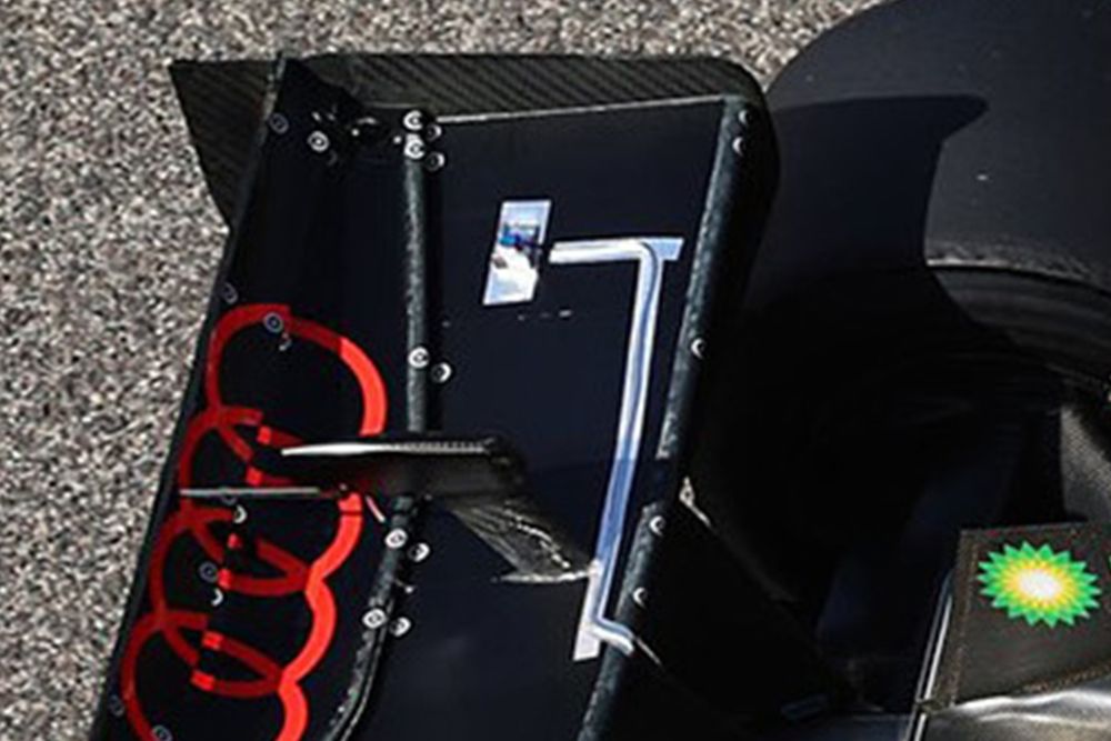 Audi R26: una micro camera verifica l'apertura delll'ala mobile