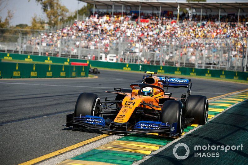Lando Norris maakt indruk met de achtste tijd in zijn eerste F1-kwalificatie.