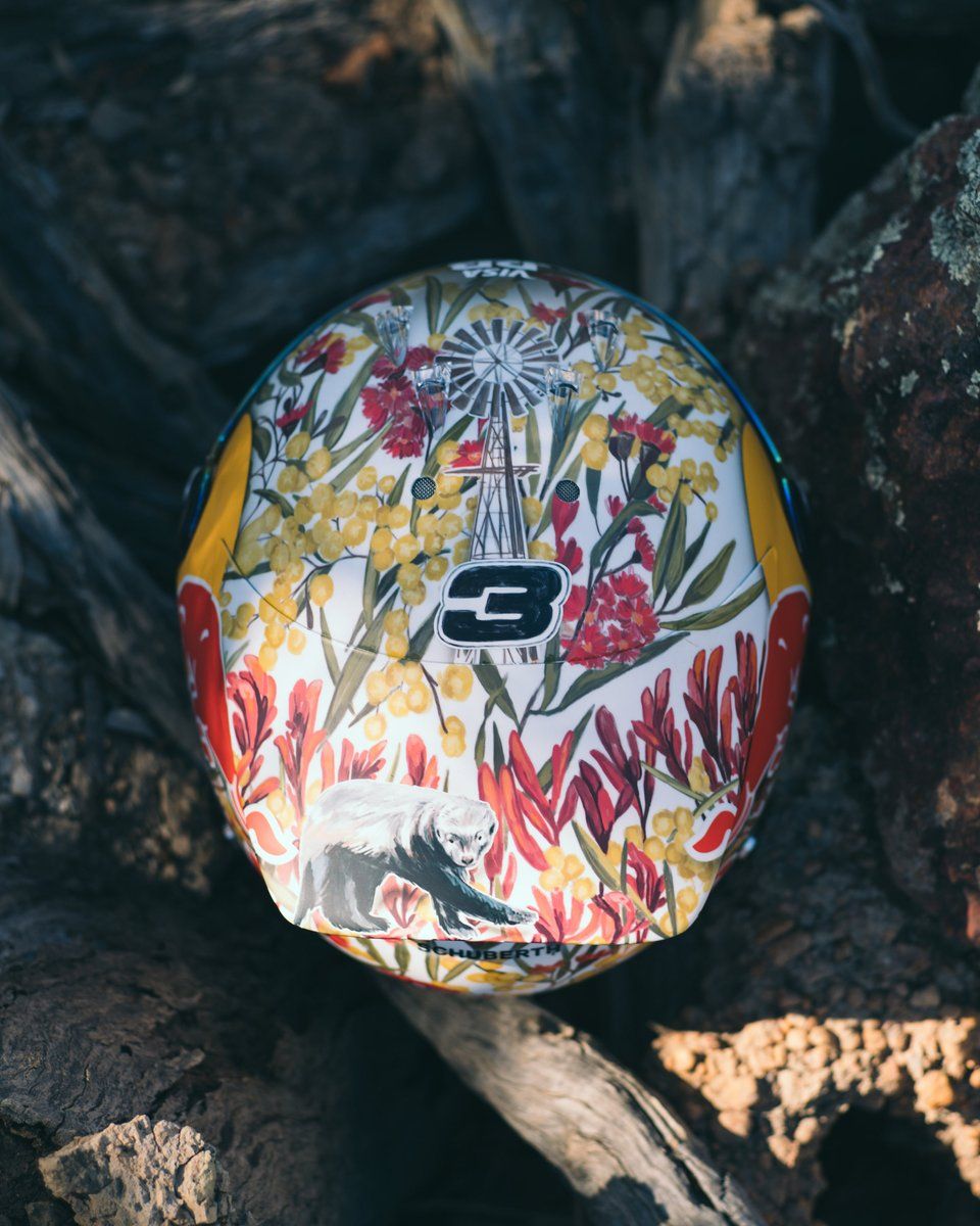 El casco de Daniel Ricciardo, RB, para el GP de Australia 2024