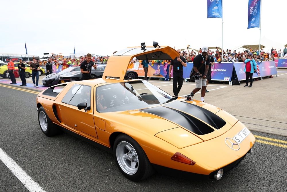 George Russell flexes priceless retro supercar ahead of