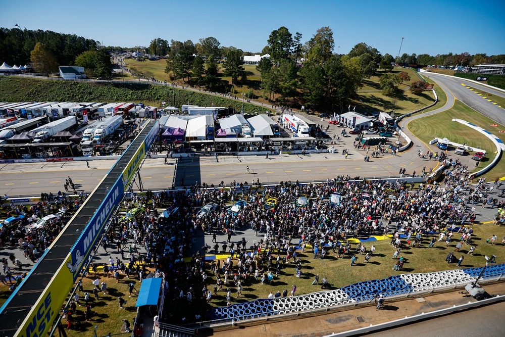 Pre-race fan walk at Road Atlanta