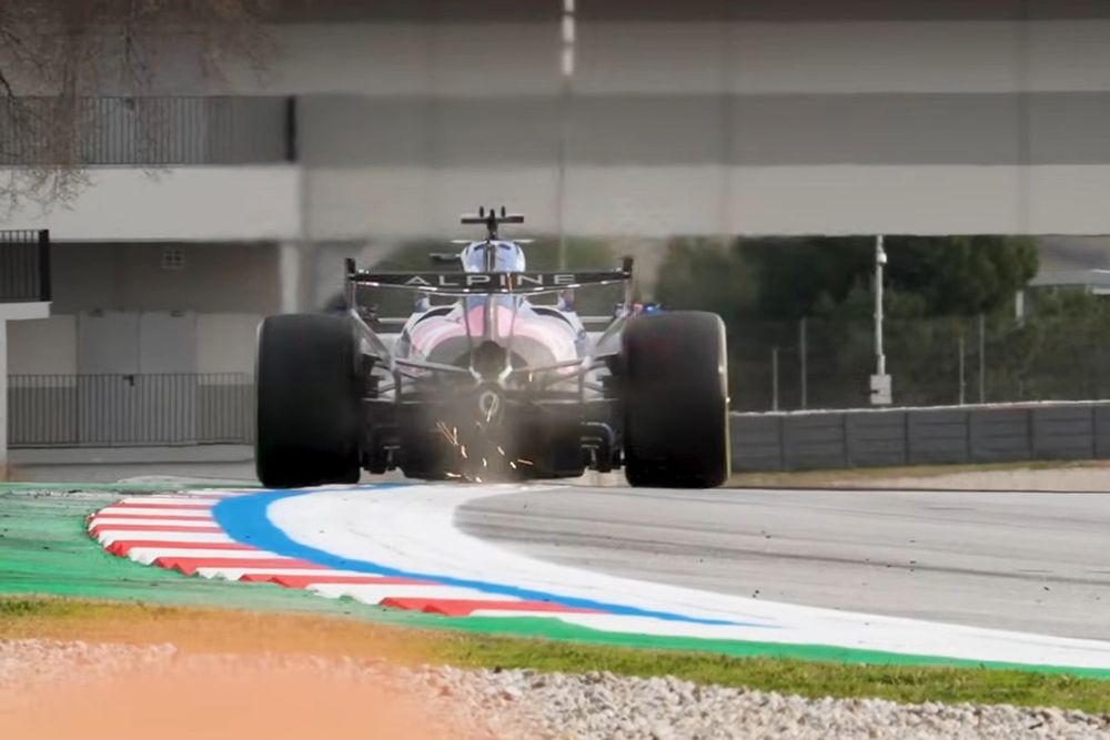 Alpine A526, ala posteriore