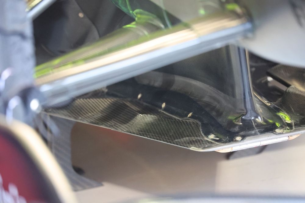 Audi, dettaglio tecnico del T-tray con i soffiaggi