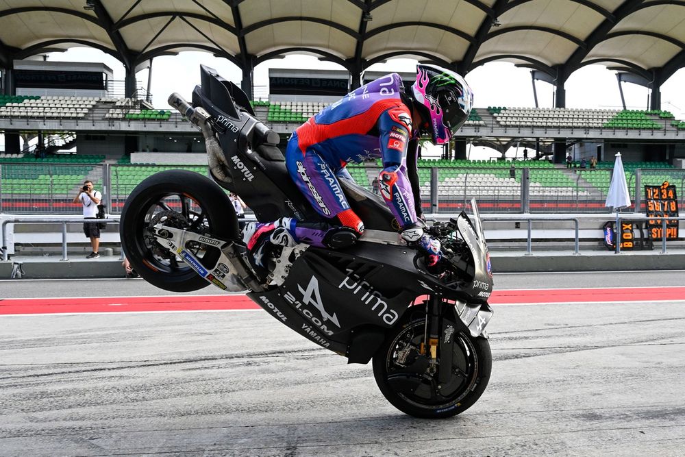 Les Yamaha sont restées au stand depuis ce matin.