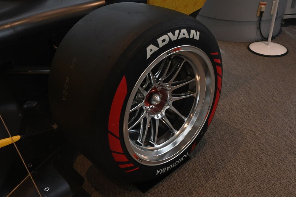 18インチタイヤを横浜ゴムが供給