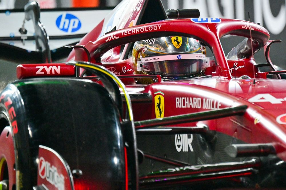 Vooral in de kwalificatie had Hamilton moeite om het maximale uit de SF-25 te halen, iets wat deels door de banden kwam.