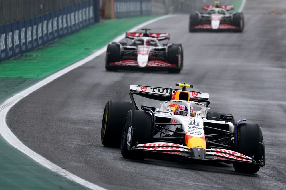 Liam Lawson, Racing Bulls Team, Esteban Ocon, Haas F1 Team