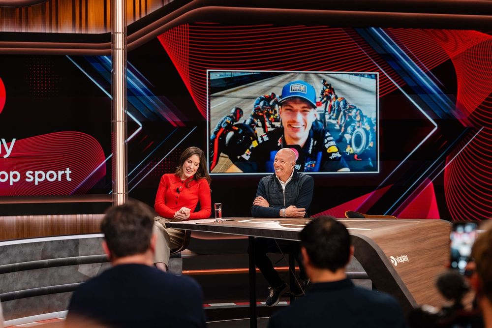 Max Verstappen werd tijdens de persdag van Viaplay ingebeld vanuit Milton Keynes.