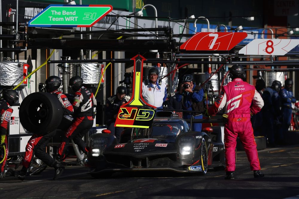 #7 Toyota Gazoo Racing Toyota GR010 - Híbrido: Mike Conway, Kamui Kobayashi, Nyck De Vries