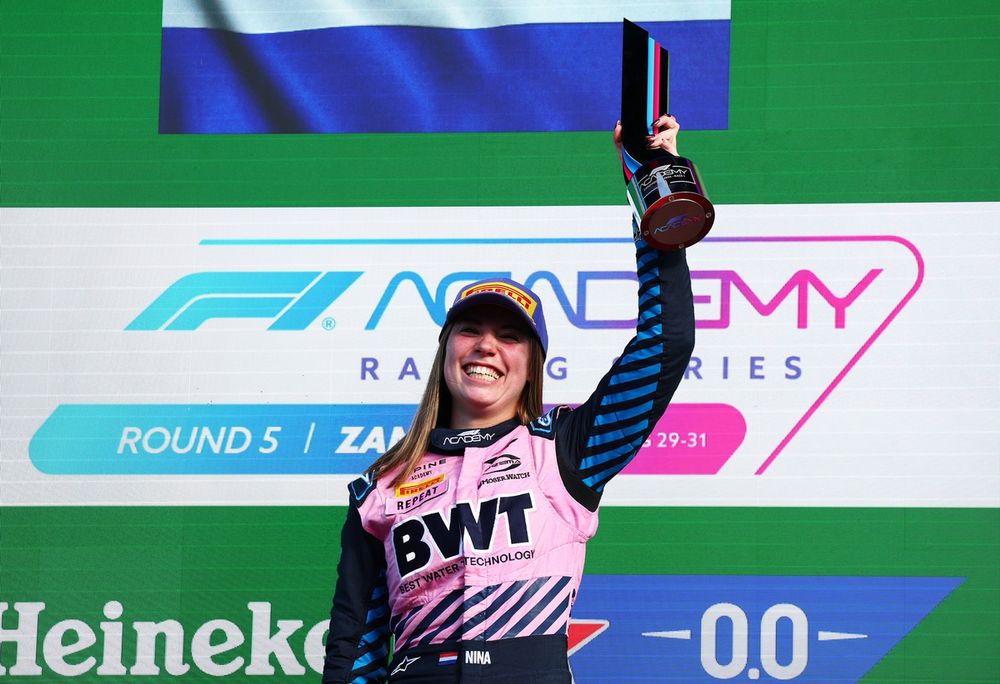 Nina Gademan liet tijdens het weekend van de Dutch GP het Wilhelmus klinken op Circuit Zandvoort.