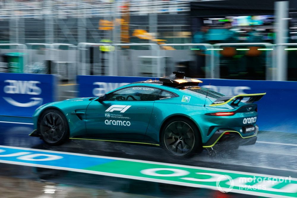 El Safety Car en el pitlane