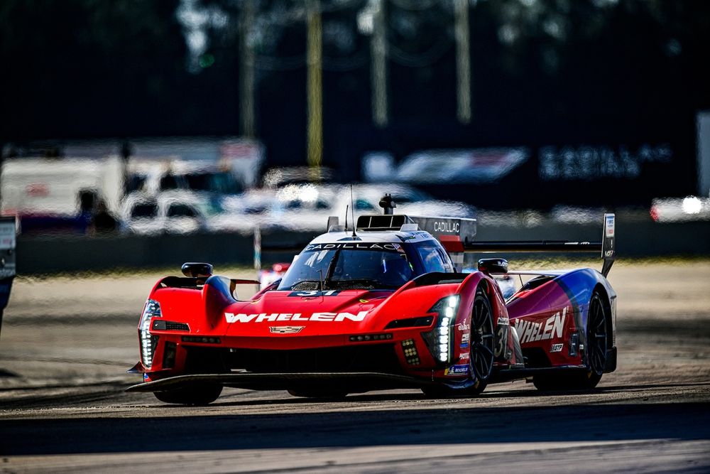 #31 Cadillac Action Express Cadillac V- Series.R: Jack Aitken, Earl Bamber, Frederik Vesti