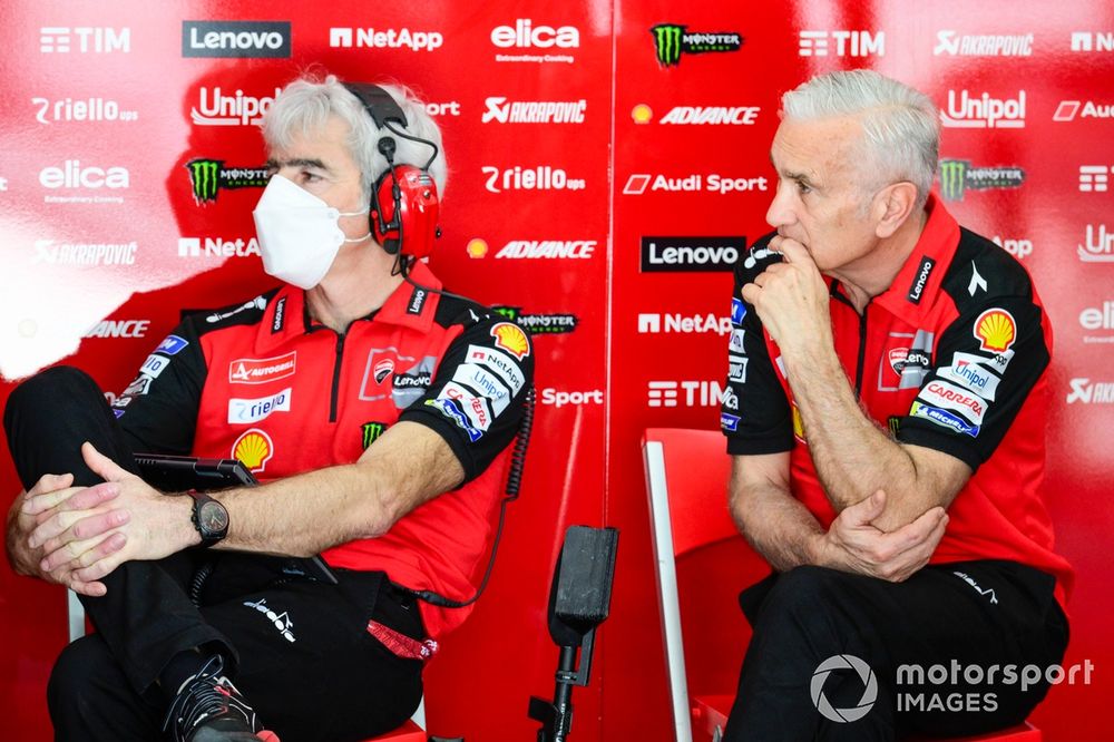 Dall'Igna (links) en Tardozzi hebben besloten om in ieder geval het nieuwe motorblok terzijde te schuiven.