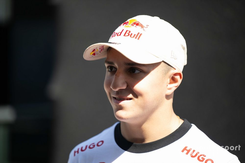 Isack Hadjar, Red Bull Racing y Visa Cash App RB F1 Team