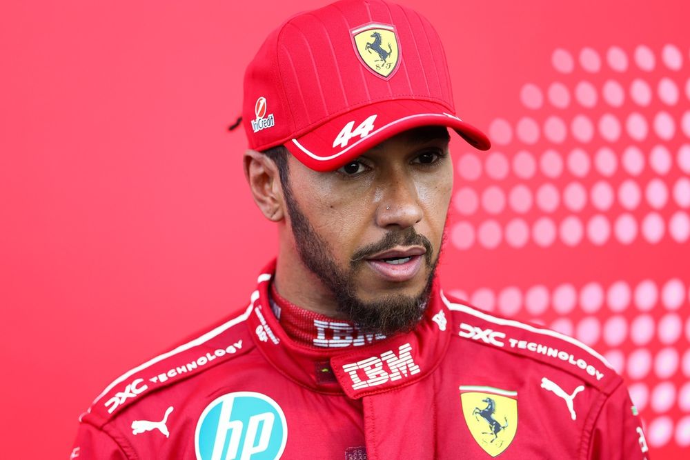 Хэмилтон говорит, что Ferrari теперь улучшила свои процессы в Формуле-1 Хэмилтон говорит, что Ferrari теперь улучшила свои процессы в Формуле-1