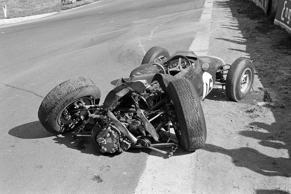 Bonnier switched from Brabham to Cooper, then crashed the latter after his brakes failed 