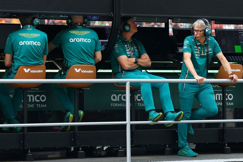 Andy Stevenson, Sporting Director at Aston Martin F1 Team and Mike Krack, Chief Trackside Officer of the Aston Martin F1 Team