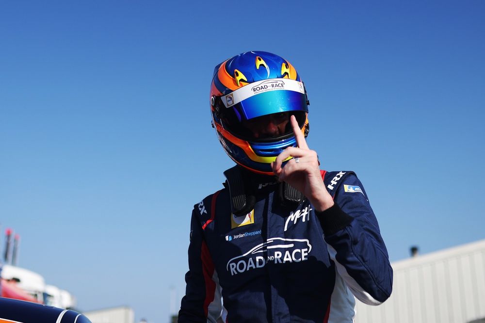 Tom Bradshaw is romping towards the Porsche Sprint Challenge GB title