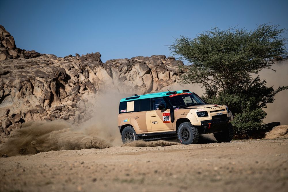 #500 Defender Rally Defender: Stephane Peterhansel, Michael Metge