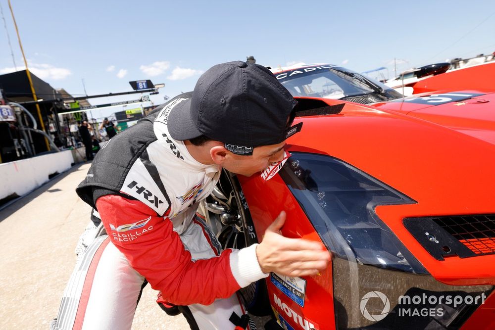 #31 Action Express Racing Cadillac V-Series.R: Pipo Derani