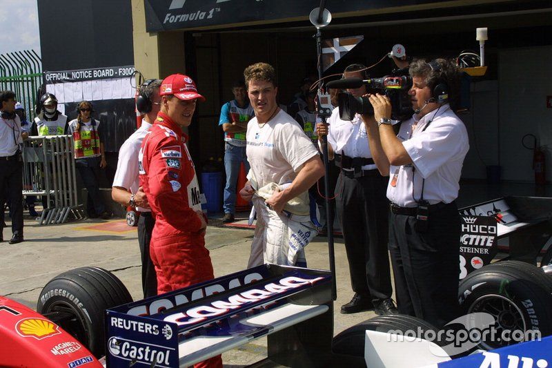 Michael Schumacher, Ferrari habla con Ralf Schumacher, BMW Williams