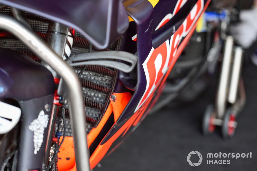 De grondeffectfairing waarin de downwash duct verwerkt is.