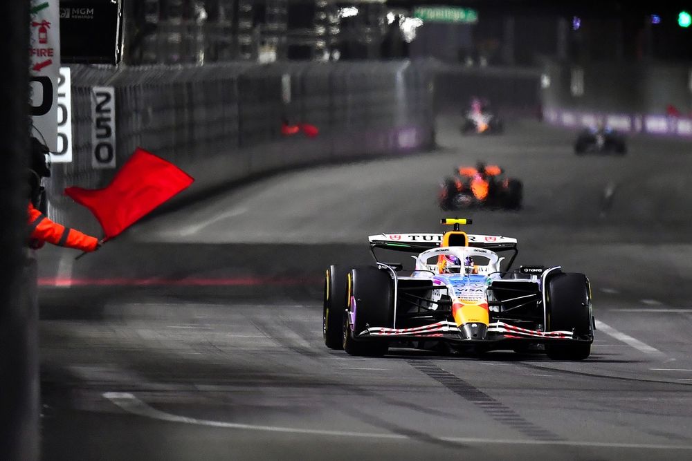 Red Flag, Liam Lawson, Racing Bulls