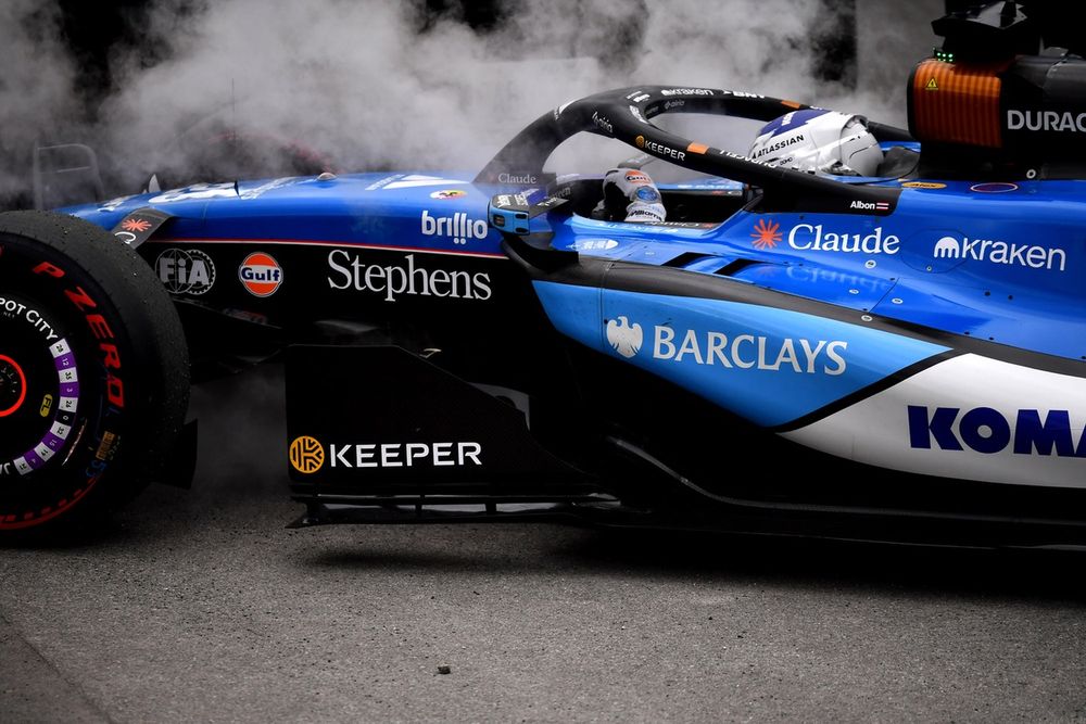 Alexander Albon valt uit in Canada na een stevige botsing met Oscar Piastri.